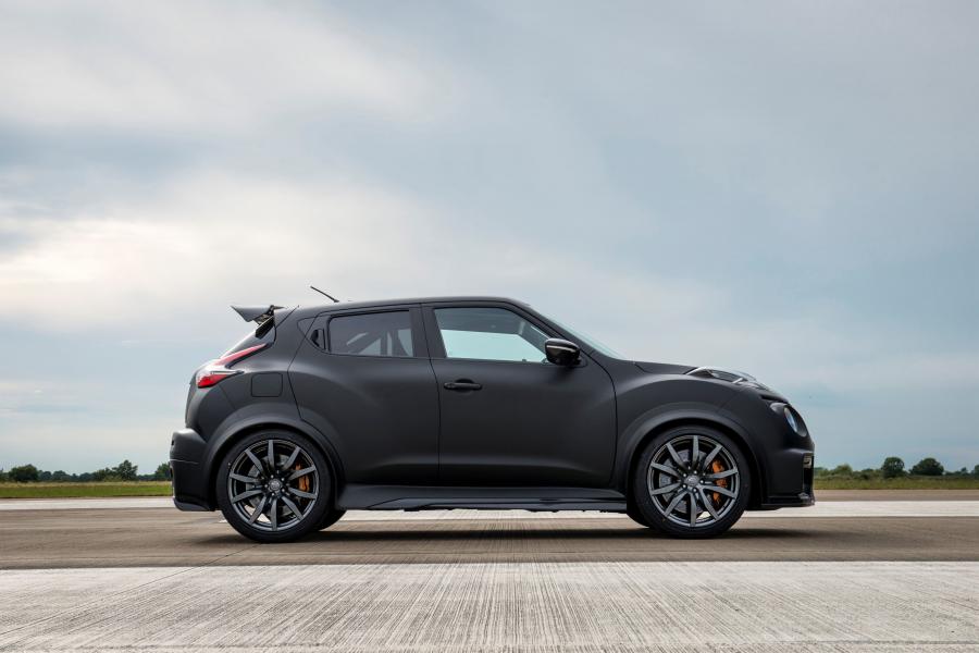  Nissan Juke-R 2.0 Concept 2015 года  (фото 6 из 41)